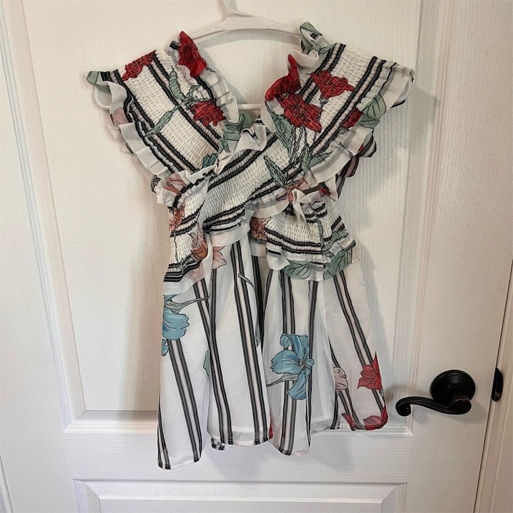 Free the Roses Women's Size XS Floral Striped Ruffle Casual Sleeveless Top NWT - Picture 3 of 9